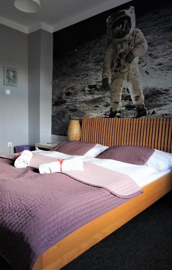 Explorer Hostel & Apartment Stare Miasto Old Town 24H #Don'T Be A Tourist, Be An Explorer! Posen Exterior foto